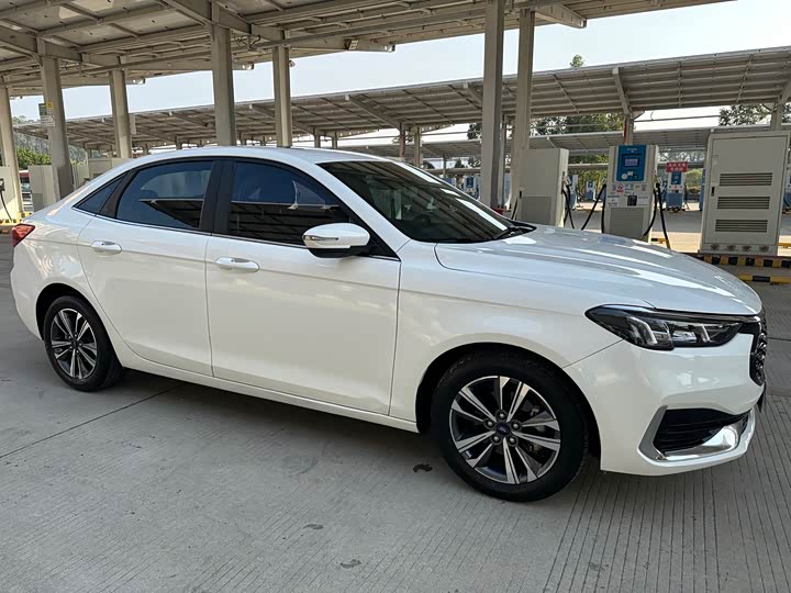 Ford Escort 2021 2021款 1.5L 自动钻石版