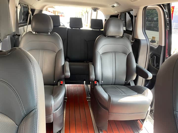 Maxus G10 2021 2021款 2.0T 自动精英版 柴油 7座