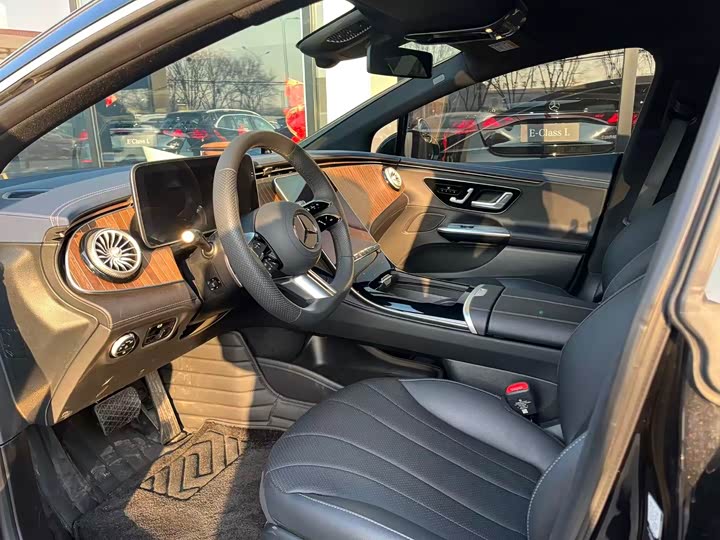 Mercedes-Benz EQE 2025 2025款 500 4MATIC 先锋版