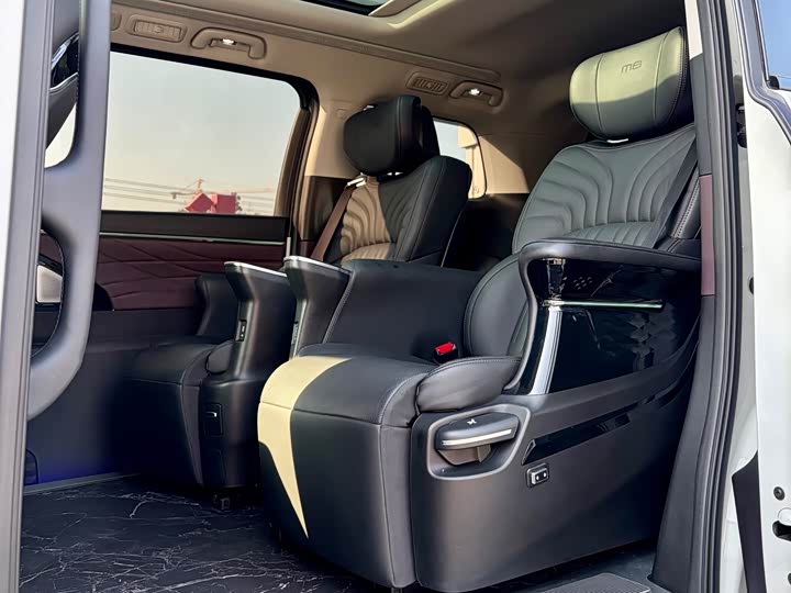 GAC Trumpchi M8 2024 2024款 大师系列 400T 至尊版