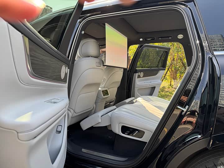 Aito M9 2025 2025款 增程 Ultra版 52kWh 5座版