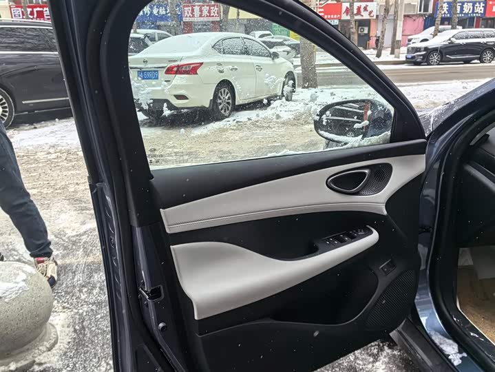 BYD Seal 05 DM-i Hybrid 2025 2025款 DM-i 智驾版 55KM豪华型