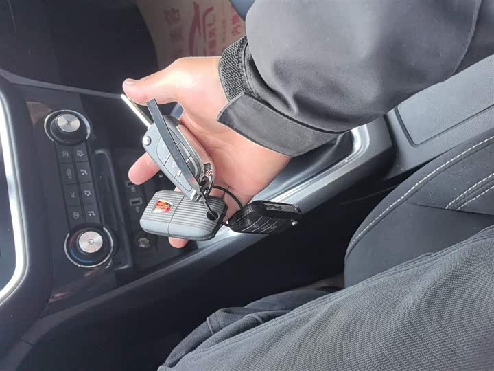 Roewe RX3 2020 2020款 1.6L 手动4G互联超爽精英版