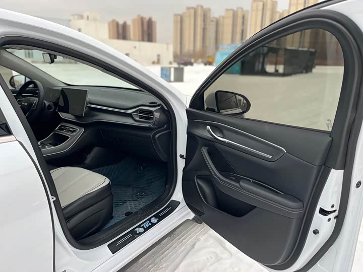 BYD Destroyer 05 2024 2024款 DM-i 120KM 领航荣耀版