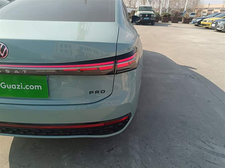 Volkswagen Passat 2025 2025款 Pro 380TSI 星空龙尊版