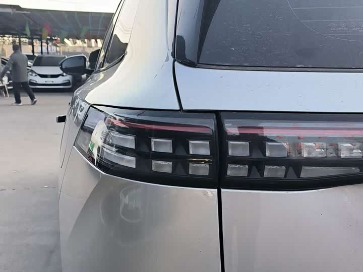 Dongfeng Yipai eπ 008 2025 2025款 210Max如奕版 6座