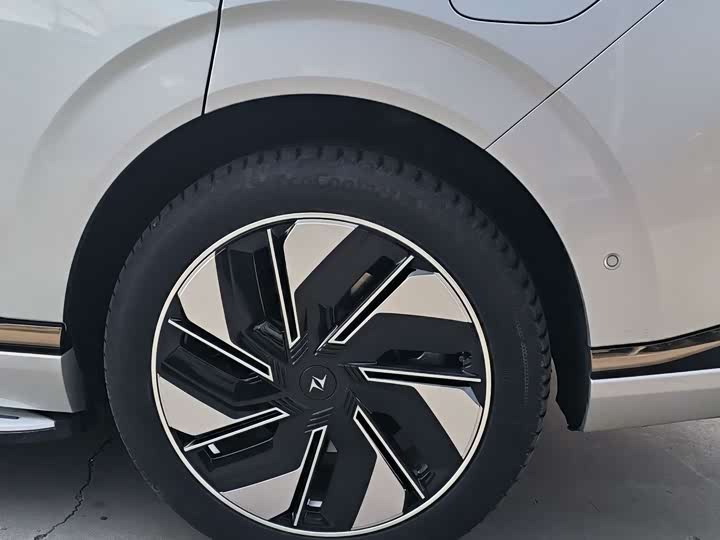 Dongfeng Yipai eπ 008 2025 2025款 210Max如奕版 6座