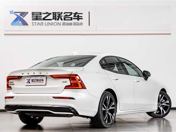 Volvo S60 2025 2025款 B5 智雅运动版