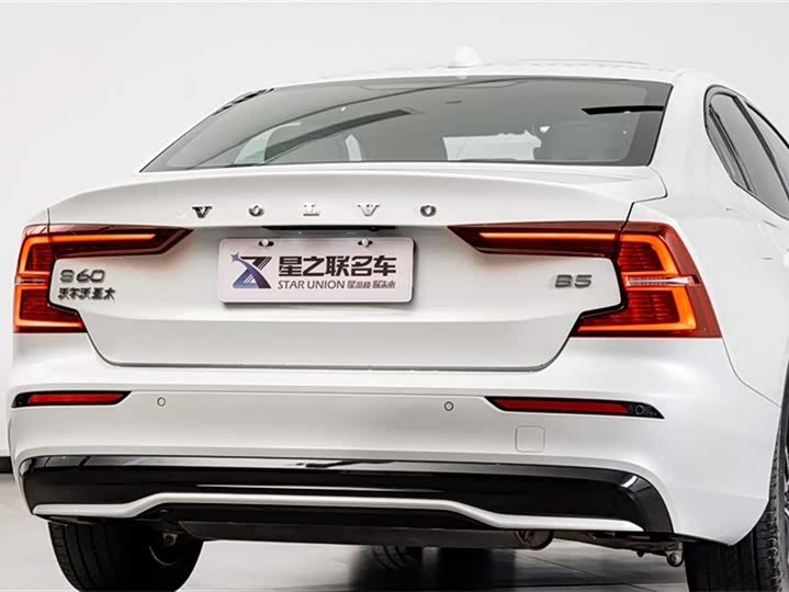Volvo S60 2025 2025款 B5 智雅运动版