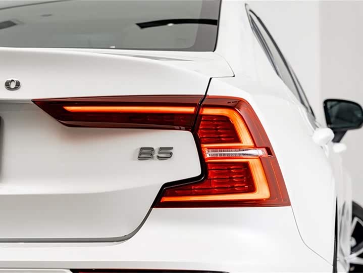 Volvo S60 2025 2025款 B5 智雅运动版