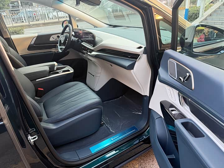 Buick GL8 Century 2025 2025款 2.0T 四座私享版