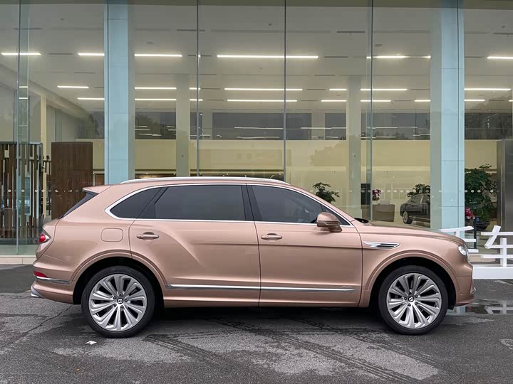 Bentley Bentayga 2024 2024款 4.0T V8 长轴距雅度版