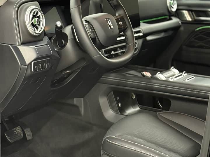 Tank 300 Hybrid 2025 2025款 Hi4-T 37.1kWh