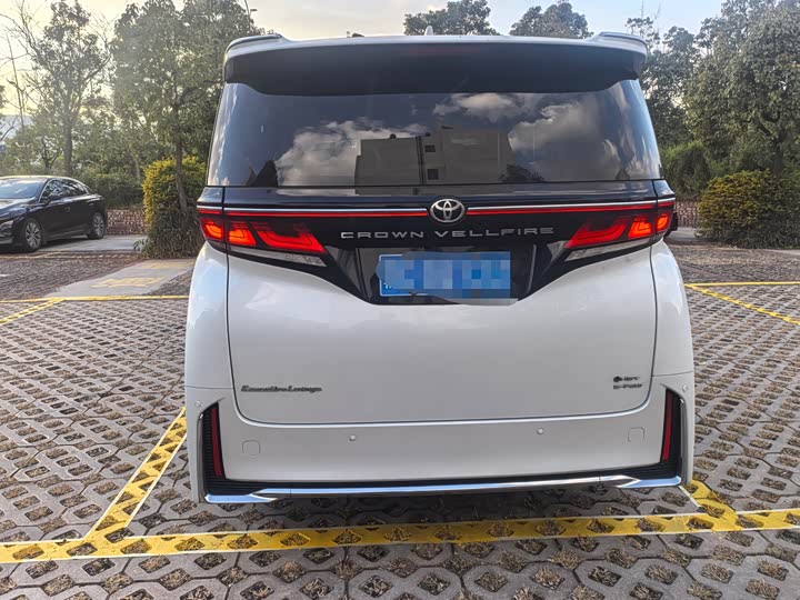 Toyota Vellfire 2024 2024款 皇冠 双擎 2.5L 至尊版