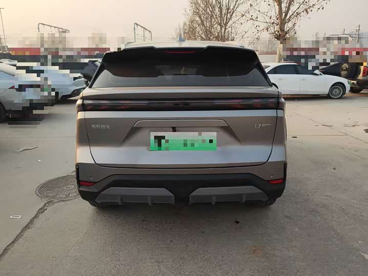 Geely Galaxy L7 2025 2025款 EM-i 115km 远航版