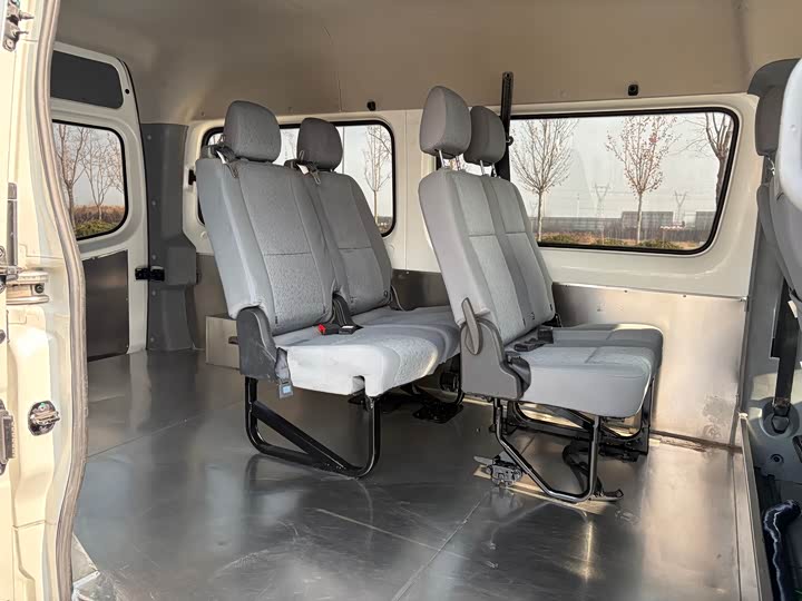 Foton Tuyano 2022 2022款 2.0T手动通途多功能长轴中顶后单胎5/6/7/9座4F20TC3