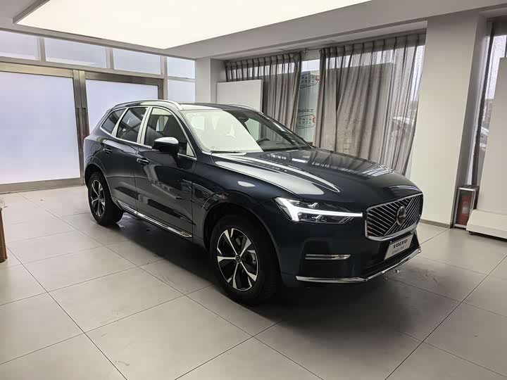 Volvo XC60 2026 2026款 B5 四驱智逸豪华版