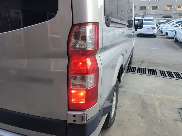 Foton Tuyano 2022 2022款 2.0T手动通途多功能长轴中顶后单胎5/6/7/9座4F20TC3