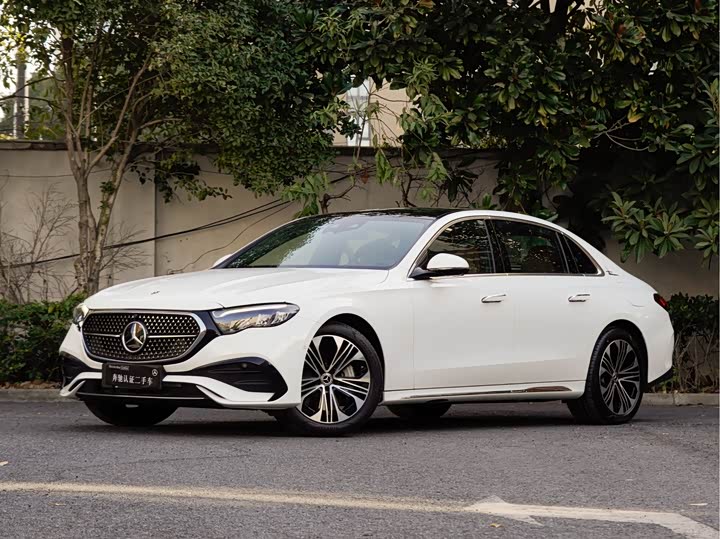 Mercedes-Benz E-Class Hybrid 2024 2024款 E 350 e L 插电式混合动力运动轿车