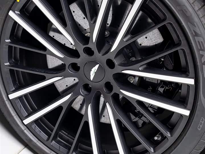 Aston Martin DBX 2023 2023款 4.0T V8 707