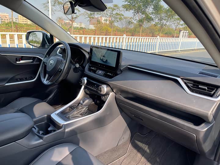 Toyota Wildlander 2024 2024款 2.0L CVT两驱都市版