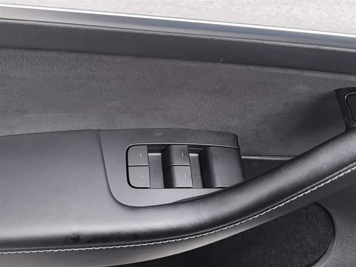 Tesla Model Y 2024 2024款 后轮驱动版