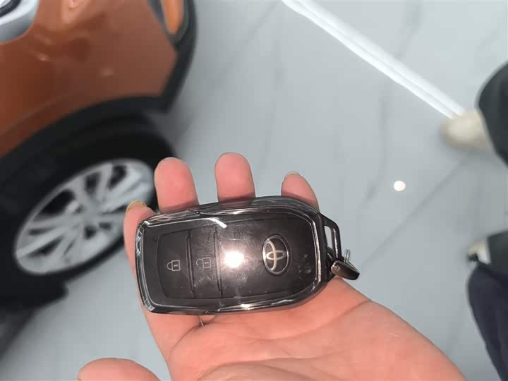 Toyota Frontlander 2024 2024款 2.0L 智能电混双擎 领先版