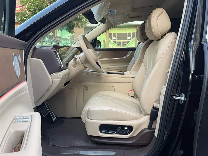 Aito M9 2025 2025款 增程 Ultra版 52kWh 5座版