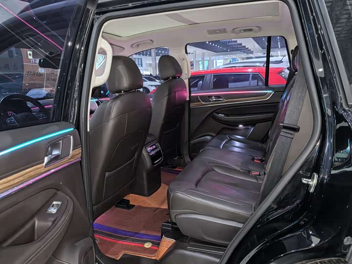 Roewe RX8 2019 2019款 30T 智联网两驱超群旗舰版