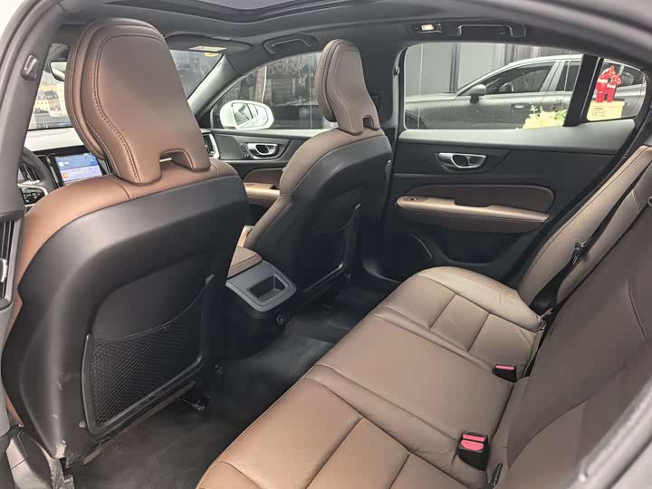 Volvo S60 2025 2025款 B4 智远豪华版