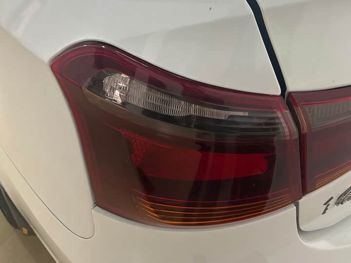 Dongfeng Aeolus E70 2022 2022款 500 超享版