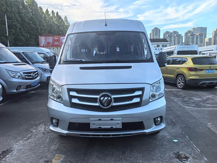 Foton Tuyano 2021 2021款 2.0T手动通途加长轴中顶5/6/7座4F20TC3