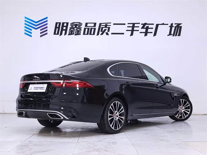 Jaguar XF L 2024 2024款 2.0T P250 两驱尊享豪华版