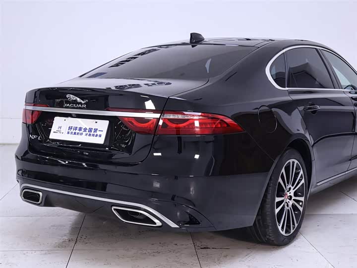 Jaguar XF L 2024 2024款 2.0T P250 两驱尊享豪华版