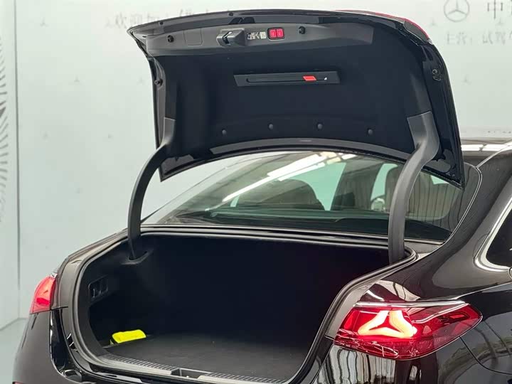 Mercedes-Benz E-Class Hybrid 2024 2024款 E 350 e L 插电式混合动力轿车