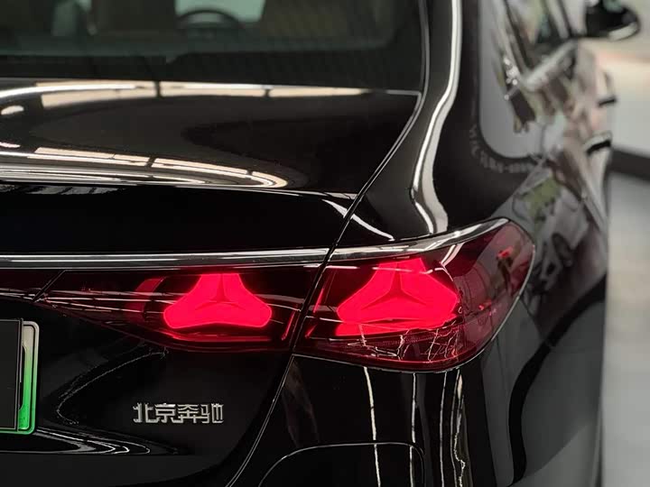 Mercedes-Benz E-Class Hybrid 2024 2024款 E 350 e L 插电式混合动力轿车