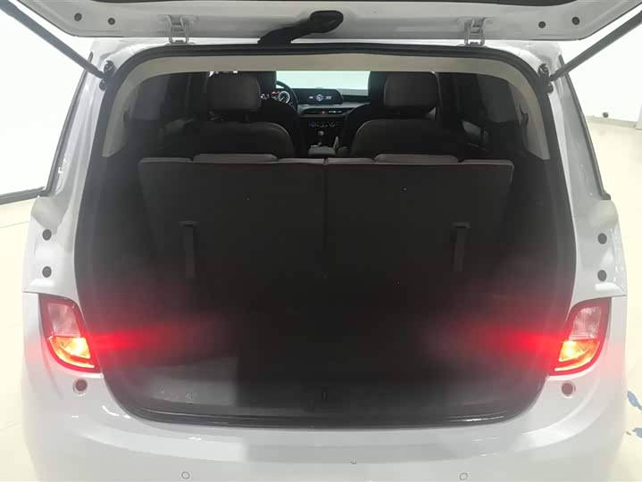 Buick GL6 2021 2021款 323T 轻混动互联豪华型