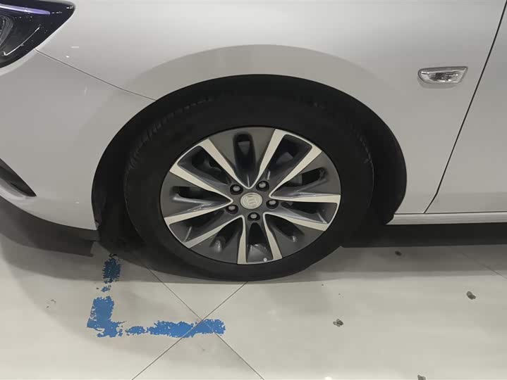 Buick GL6 2021 2021款 323T 轻混动互联豪华型