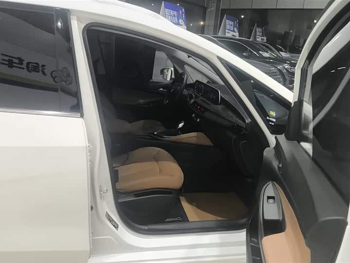 Buick GL6 2021 2021款 323T 轻混动互联豪华型