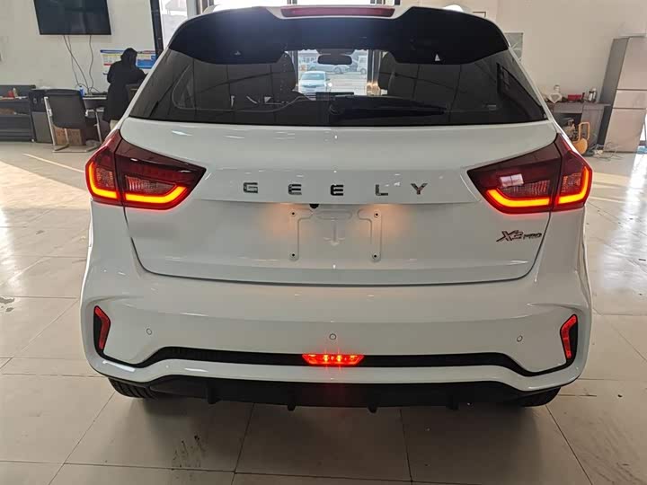 Geely Vision X3 2021 2021款 PRO 1.5L CVT尊贵型