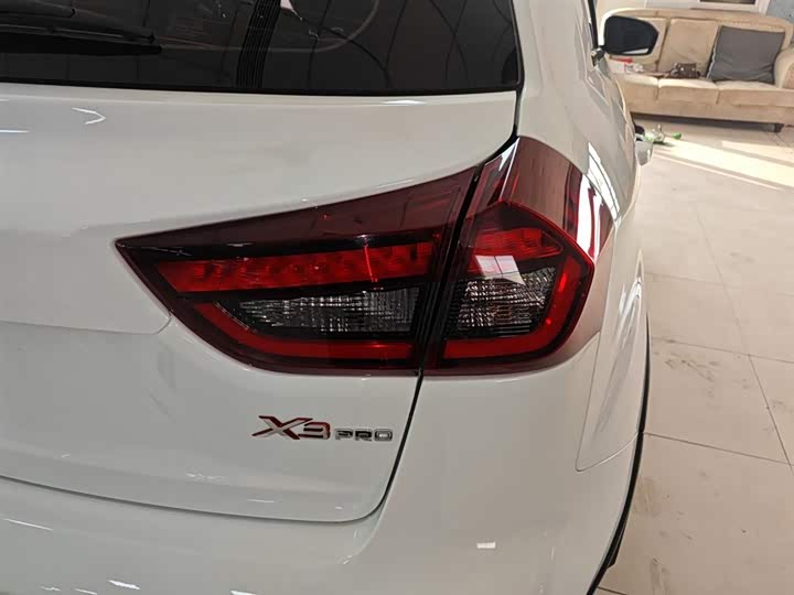 Geely Vision X3 2021 2021款 PRO 1.5L CVT尊贵型