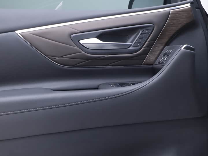 Toyota Vellfire 2024 2024款 皇冠 双擎 2.5L 至尊行政版