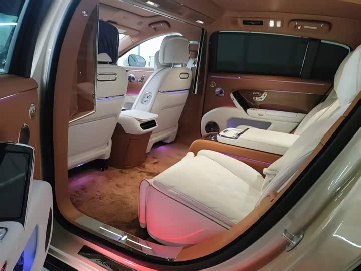 Maextro S800 2025 2025款 增程 星耀行政版 4座