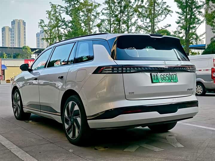 Dongfeng Yipai eπ 008 2025 2025款 210Ultra如奕版 5座