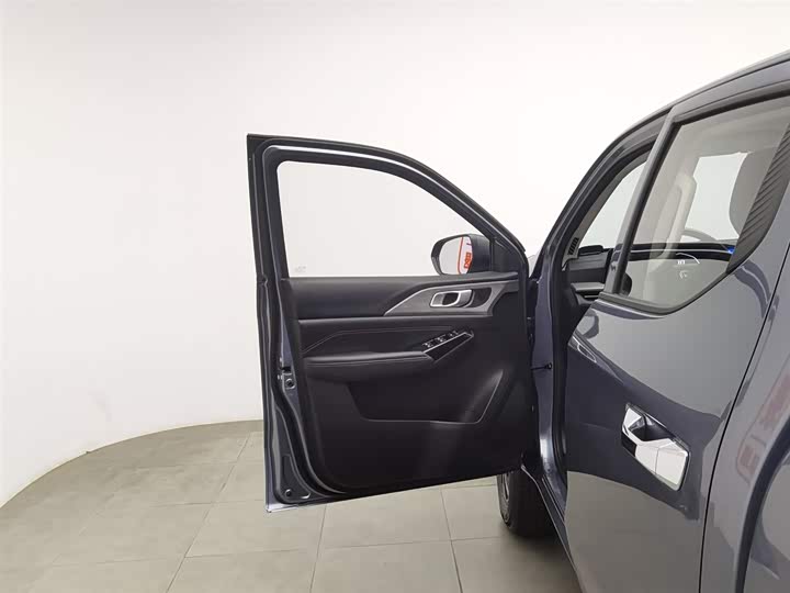 Changan F70 2023 2023款 2.0T汽油手动两驱创富型 长轴