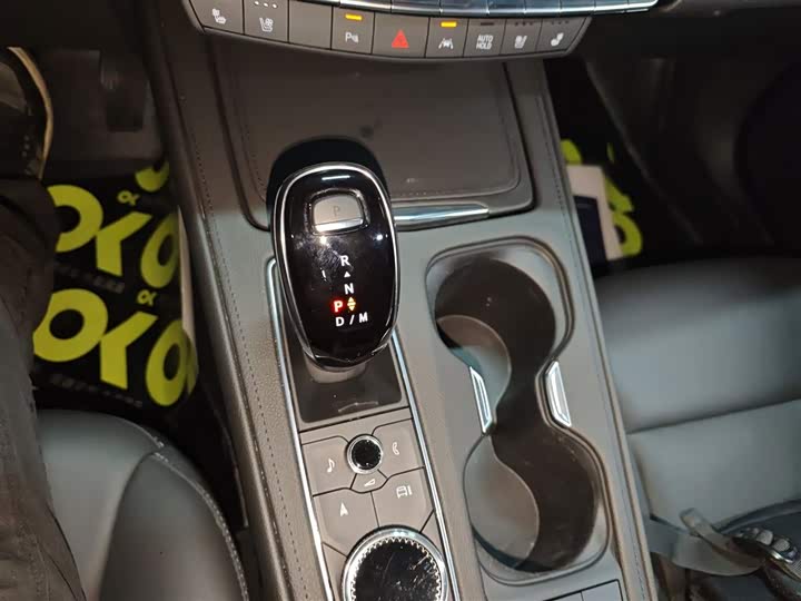 Cadillac XT4 2024 2024款 28T 两驱尊贵型