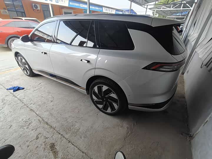 Dongfeng Yipai eπ 008 2025 2025款 636Max纯电版 5座