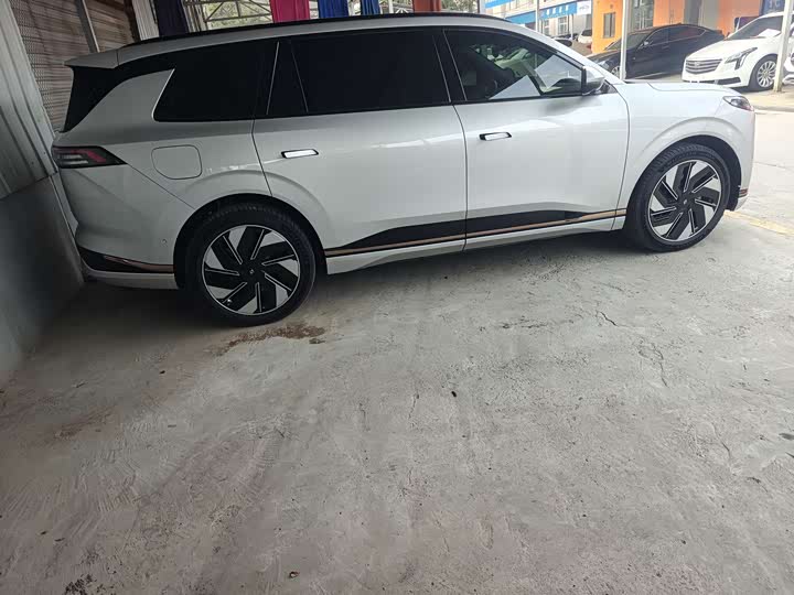 Dongfeng Yipai eπ 008 2025 2025款 636Max纯电版 5座