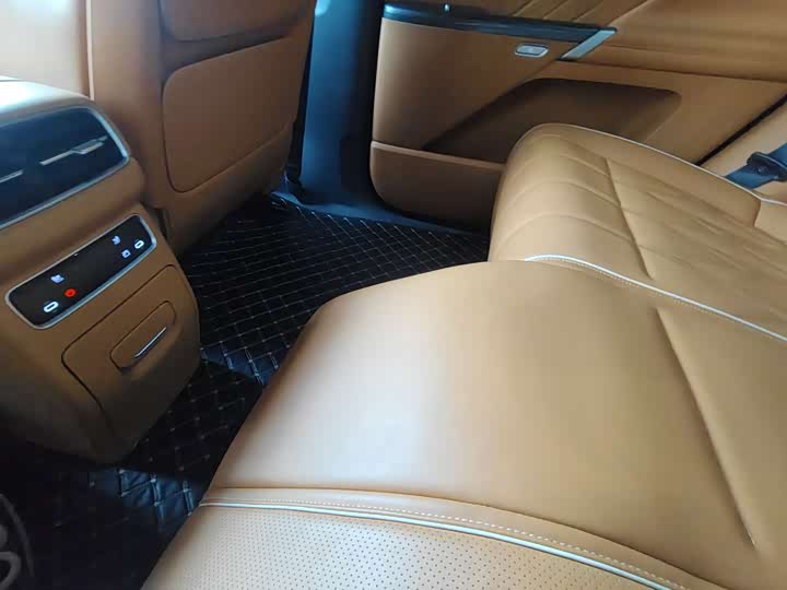 Dongfeng Yipai eπ 008 2025 2025款 636Max纯电版 5座