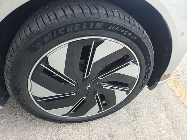 Dongfeng Yipai eπ 008 2025 2025款 636Max纯电版 5座